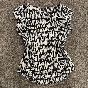 Chic by Jacob Black and White Patterned Women's Top